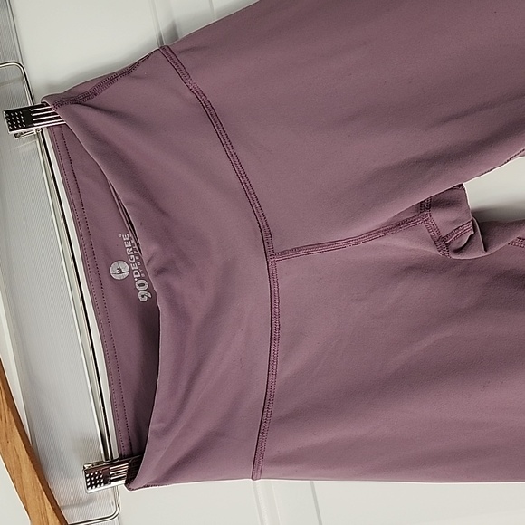 90 Degree by Reflex purple/mauve capri yoga workout legging! - Picture 3 of 9